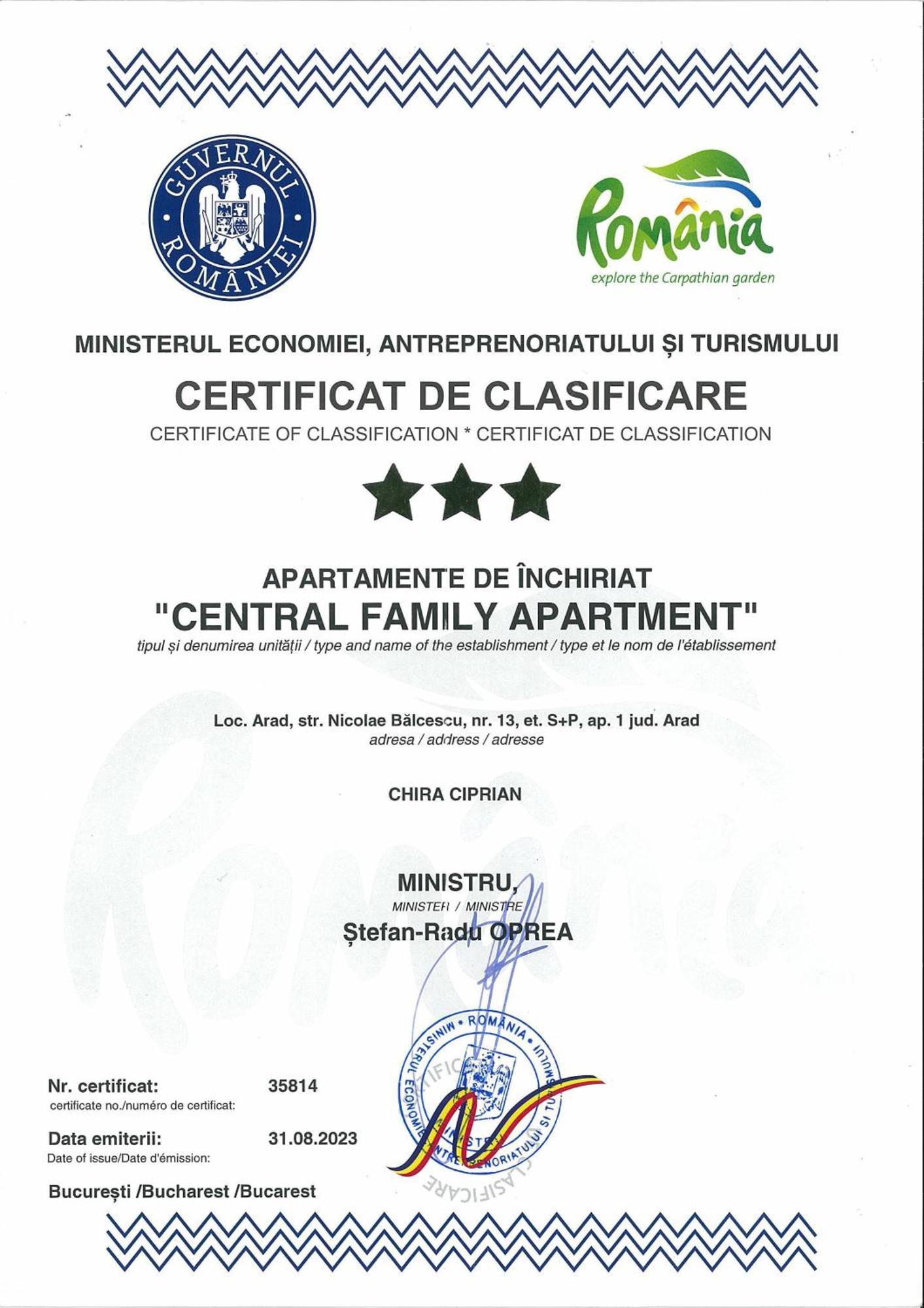 Central Family Apartment Arad Exteriör bild